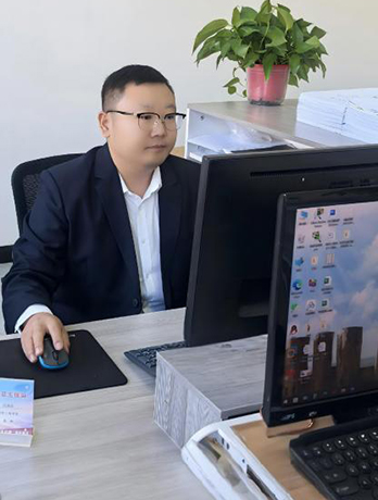 计算机与人工智能学院副院长：闫海龙副教授